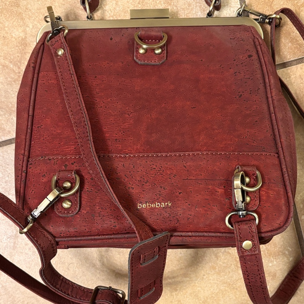 Classic BeBeBark Brick-Red sustainable CORK Backpack Crossbody - Picture 3 of 8